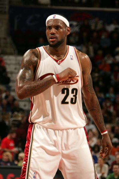 产出上升 产出上升