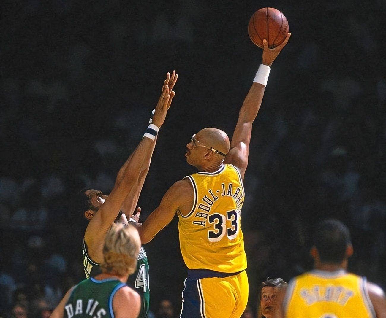 对比同样具 对比同样具